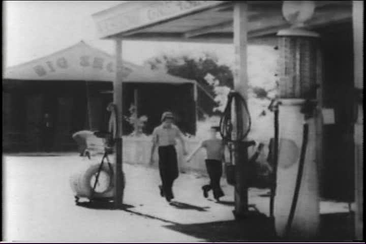 Thumbnail image for Creepy Classics: The Ape (1937)